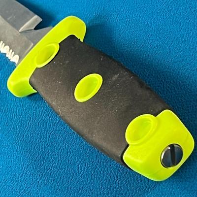 KERSHAW DIVING KNIFE w/ LEG STRAPS AND QUICK RELEASE SHEATH