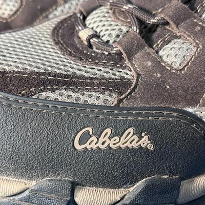 CABELAâ€™S MENS HIKING BOOT SIZE 9M