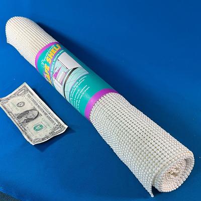 ROLL OF NON-SLIP SHELF AND DRAWER LINER 