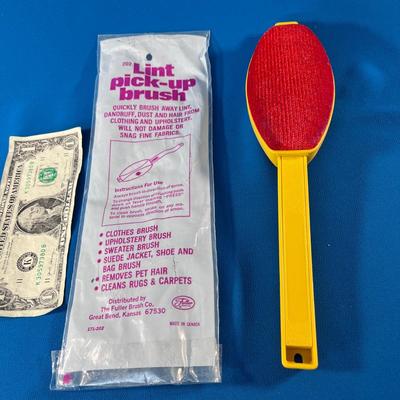 FULLER LINT PICK-UP BRUSH NEW IN PACKAGE
