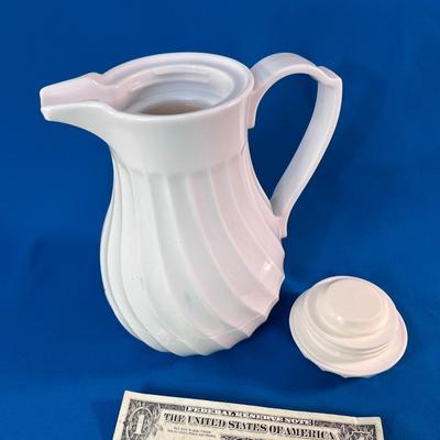 INSULATED TEAPOT LOVELY SWIRL PATTERN