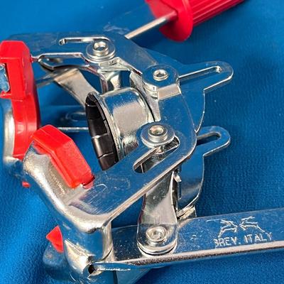 â€œBREV. ITALYâ€ HEAVY DUTY WELL MADE BOTTLE CAPPER