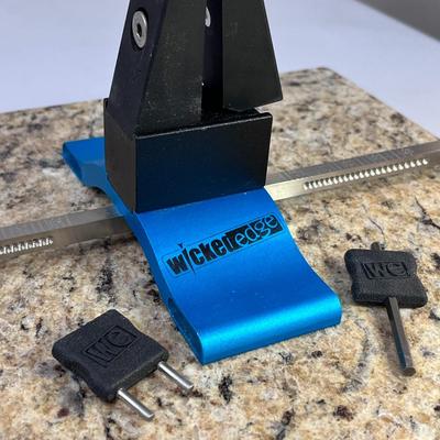 â€œWICKED EDGEâ€ PROFESSIONAL KNIFE SHARPENING TOOL MOUNTED ON MARBLE