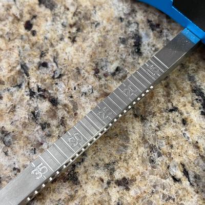 â€œWICKED EDGEâ€ PROFESSIONAL KNIFE SHARPENING TOOL MOUNTED ON MARBLE