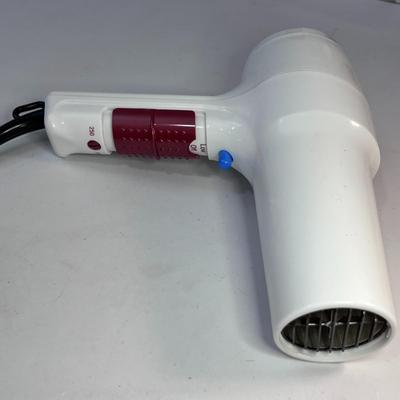 NEW IN BOX VIDAL SASSOON 1600 WATT HAIR BLOW DRYER