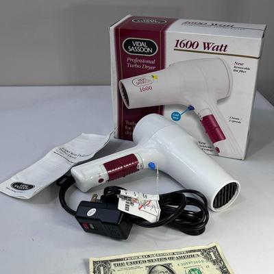 NEW IN BOX VIDAL SASSOON 1600 WATT HAIR BLOW DRYER
