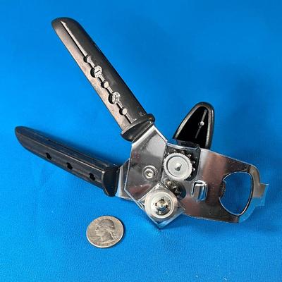 LIKE NEW CRANK STYLE CAN AND BOTTLE OPENER