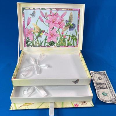 LOVELY FLORAL, HUMMINGBIRD STATIONERY BOX 