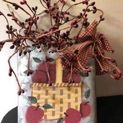 Folk Art / Country Decor -Lot 122