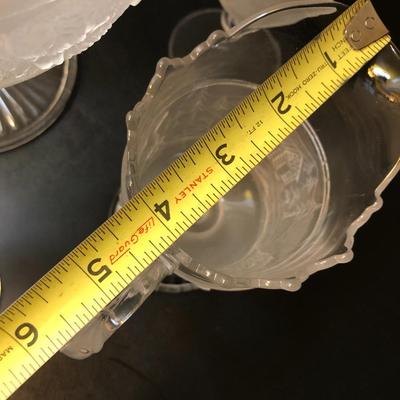 Four â€œWestward Hoâ€ Pioneer Frosted Glass Pieces -Lot 125