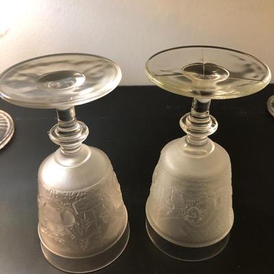 Four â€œWestward Hoâ€ Pioneer Frosted Glass Pieces -Lot 125