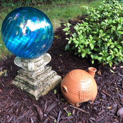 Blue Glass Garden Decor & Toad House -Lot 133