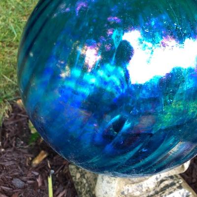 Blue Glass Garden Decor & Toad House -Lot 133