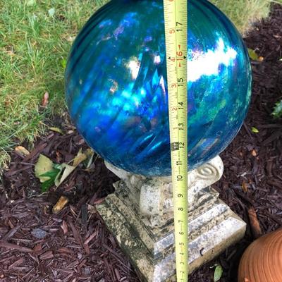 Blue Glass Garden Decor & Toad House -Lot 133