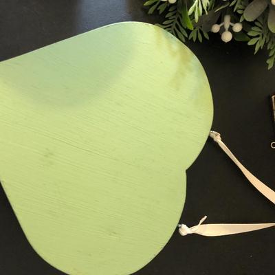 Holiday Assorted Decor -Lot 149