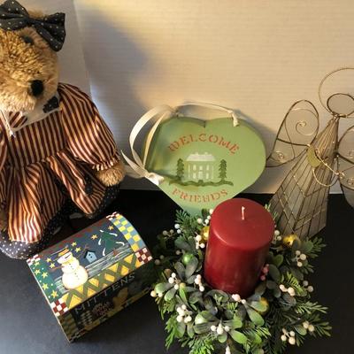 Holiday Assorted Decor -Lot 149