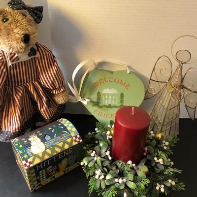 Holiday Assorted Decor -Lot 149
