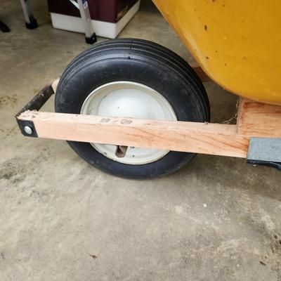 Heavy Duty Wheelbarrow