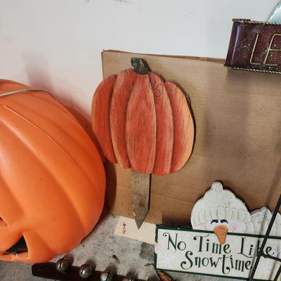 Halloween Christmas DÃ©cor Lot Sleigh bells Lighted Pumpkin