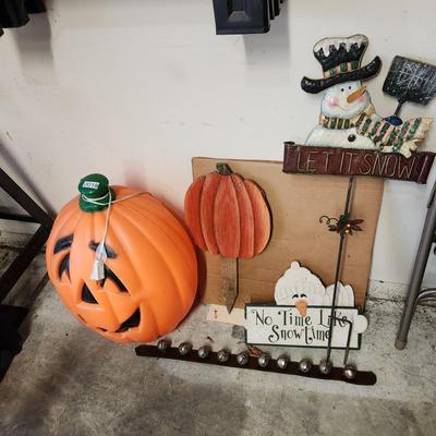 Halloween Christmas DÃ©cor Lot Sleigh bells Lighted Pumpkin