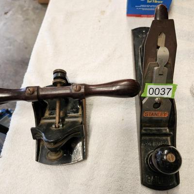 2 Wood Planes Stanley Bailey No. 5   Scrapper No. 12 1/2