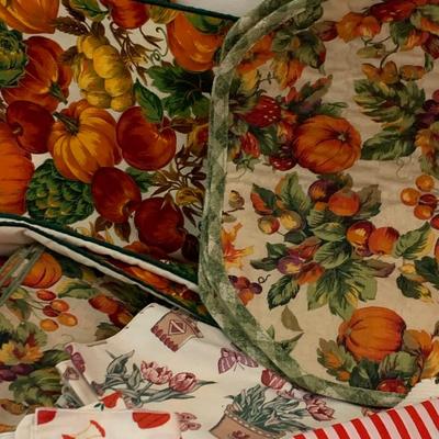 Large Holiday Dining Linens Lot Table Runners Napkins Placemats - Lot 210
