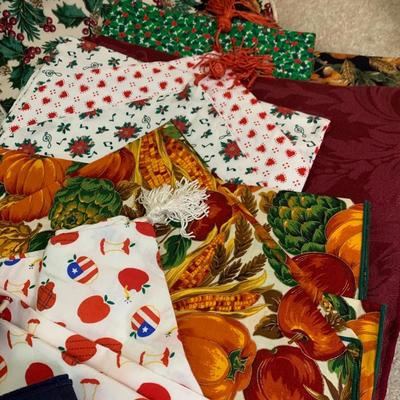 Large Holiday Dining Linens Lot Table Runners Napkins Placemats - Lot 210