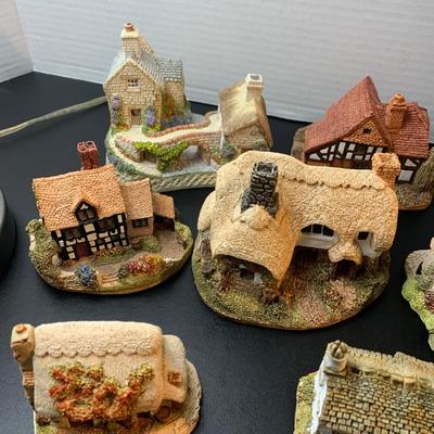 Large Lot - Lilliput Lane British Building Figurines - Lot 213