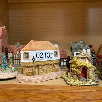 Large Lot - Lilliput Lane British Building Figurines - Lot 213
