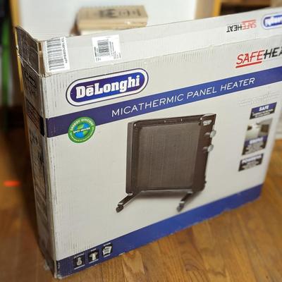 NIB DeLonghi Micathermic Panel Heater