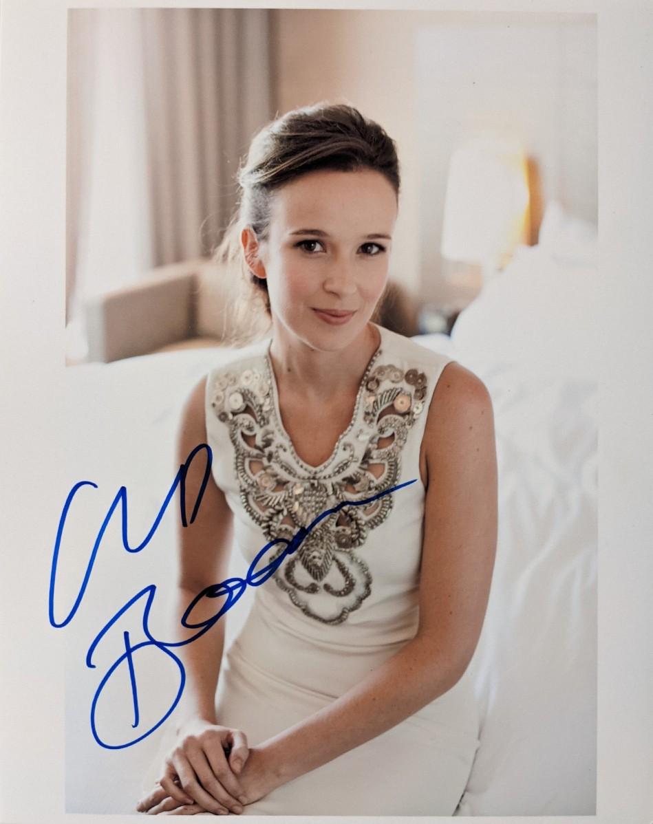 Claire Van Der Boom signed photo Claire Van Der Boom signed photo