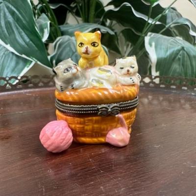 Small hinged Cat trinket box