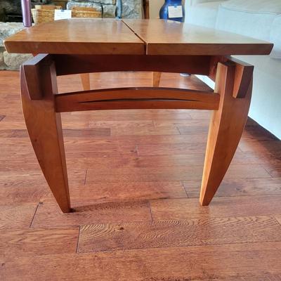 Custom Made Maple Coffee Table (GR-DW)