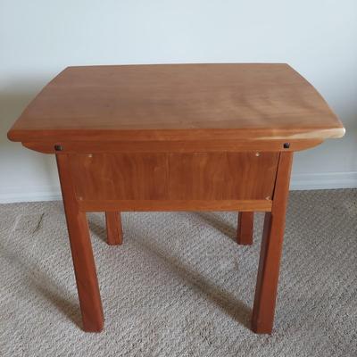 Arts and Crafts Style Side Table (O-BBL)