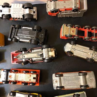 Legos & Matchbox Cars -Lot 153