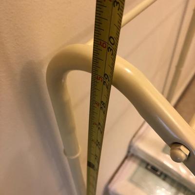 Metal Towel Rack & New Kohl Twin Sheets w/ Pillow Cases -Lot 157