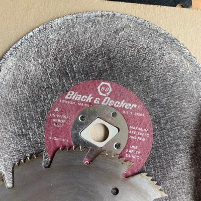 Large Sanding Supplies / Saw Blades Lot