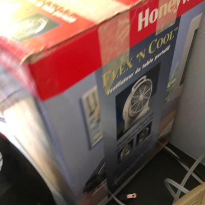 Honeywell Flex â€˜N Cool & 1500W Ceramic Heater (Tested) -Lot 170