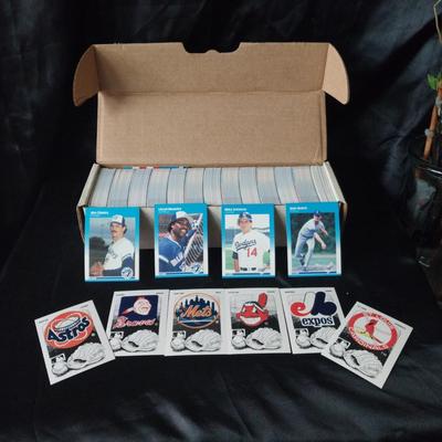 FLEER BASEBALL TRADING CARDS