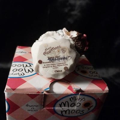 "ALL A BUZZ OVER YOU" "FLOUR GIRL" MOO MOOS
