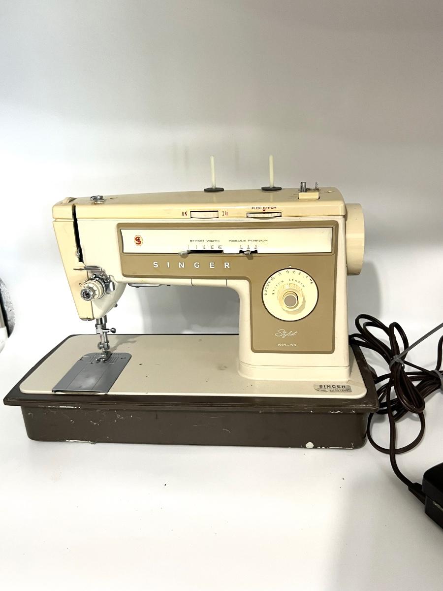 SINGER Stylist 51333 With Case