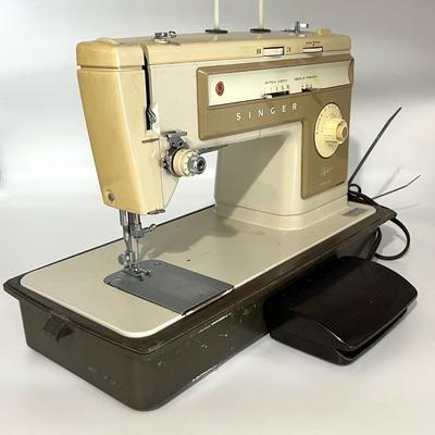 SINGER Stylist 513-33 With Case