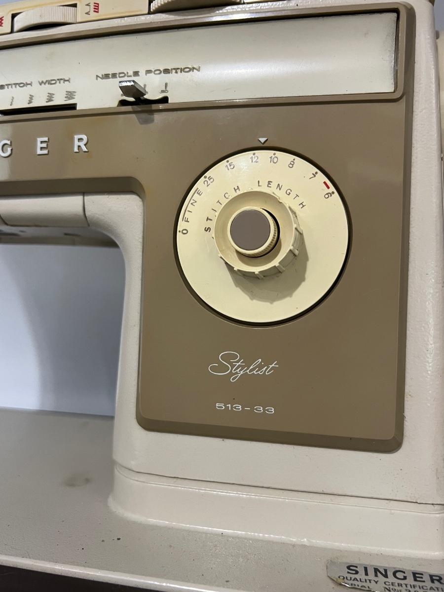 SINGER Stylist 51333 With Case