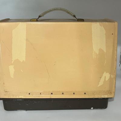 SINGER Stylist 513-33 With Case