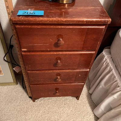 Small 4 drawer chest.  Nite stand