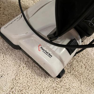 Simplicity Vacuum w/ bags