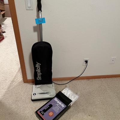 Simplicity Vacuum w/ bags