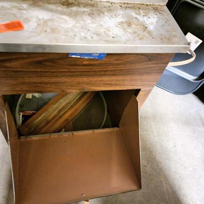 Soup warmer cabinet on wheels