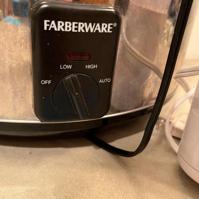 Large oval crock pot & coffee grinder