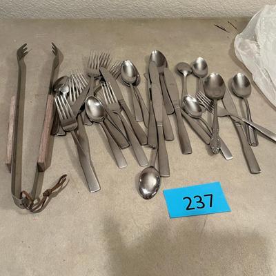 Lot of flatware